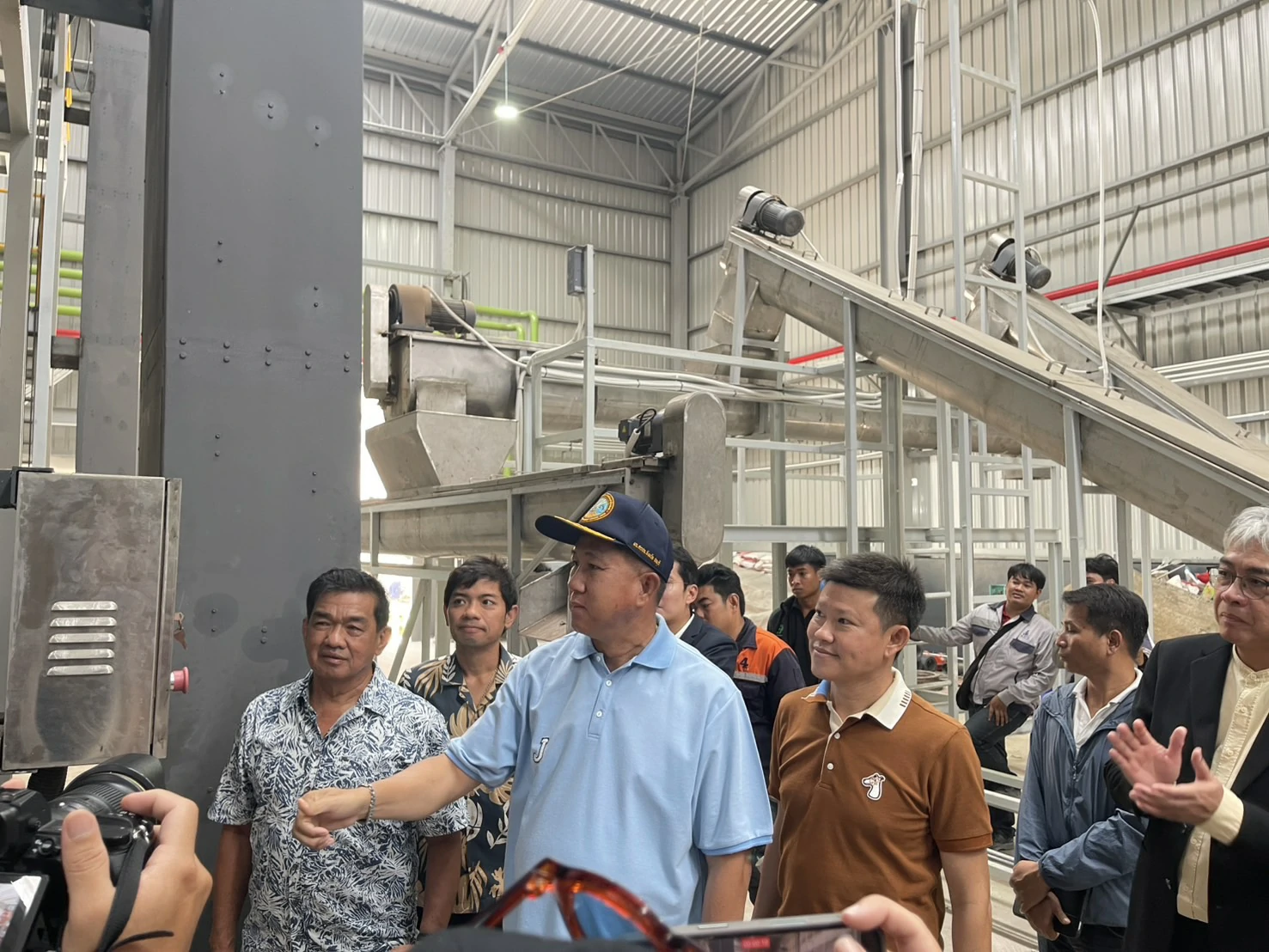 Test run of the Koh Larn waste incineration system in preparation for addressing waste problems in a proper and sustainable way.